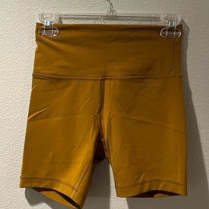 NWOT Lululemon Wunder Under Shorts 6”